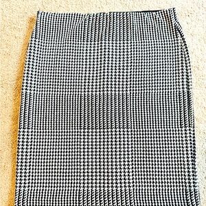Houndstooth skirt